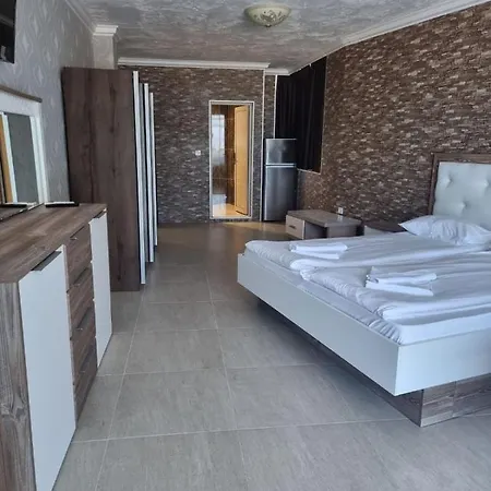 Deluxe Gallery 2 * Sunny Beach