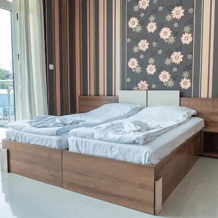 Deluxe Gallery 2 * ساني بيتش